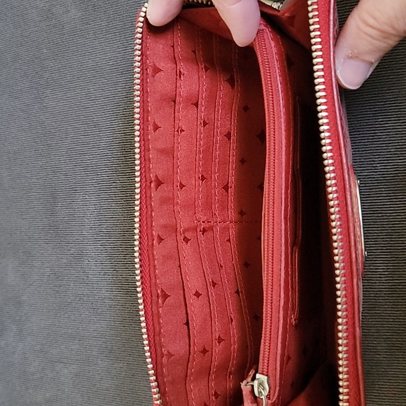 Fossil red zip around wallet - Picture 11 of 16